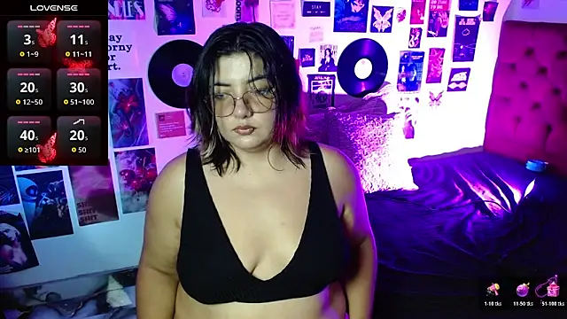 Roxy f w online show from March 14, 10:16 pm