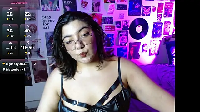 Roxy f w online show from March 31, 10:12 pm