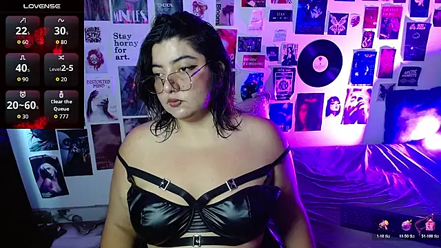 Roxy f w online show from April 6, 2:40 pm