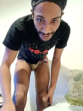 Snapshot of Mikaaa97 chatting on December 18, 6:07 am Mikaaa97 online show from December 18, 6:07 am