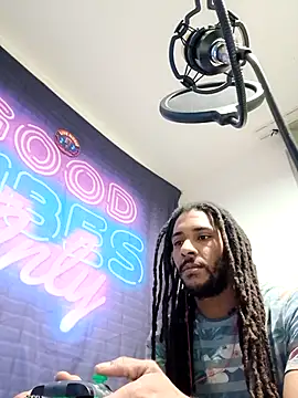 Snapshot of Mikaaa97 chatting on February 27, 2:12 am Mikaaa97 online show from February 27, 2:12 am