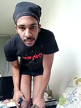 Snapshot of Mikaaa97 chatting on December 2, 10:39 am Mikaaa97 online show from December 2, 10:39 am