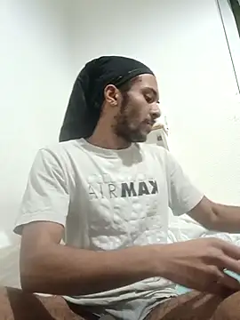 Snapshot of Mikaaa97 chatting on November 29, 12:00 am Mikaaa97 online show from November 29, 12:00 am