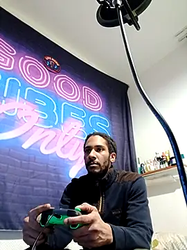 Snapshot of Mikaaa97 chatting on February 22, 12:24 am Mikaaa97 online show from February 22, 12:24 am