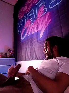 Snapshot of Mikaaa97 chatting on February 11, 3:17 am Mikaaa97 online show from February 11, 3:17 am