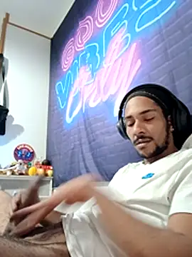 Snapshot of Mikaaa97 chatting on January 16, 1:20 am Mikaaa97 online show from January 16, 1:20 am