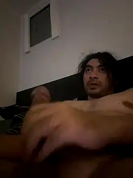 Snapshot of fifthbase007 chatting on December 3, 5:19 am fifthbase007 online show from December 3, 5:19 am