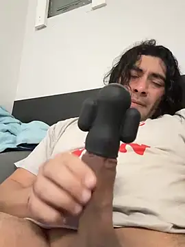 Snapshot of fifthbase007 chatting on February 25, 3:18 am fifthbase007 online show from February 25, 3:18 am