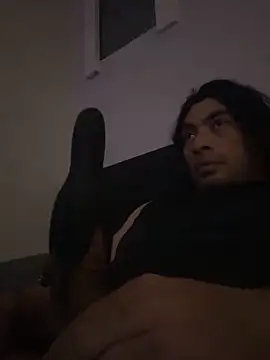 Snapshot of fifthbase007 chatting on December 4, 2:10 am fifthbase007 online show from December 4, 2:10 am