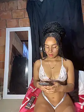 Snapshot of aurora_2007 chatting on December 4, 1:37 am aurora 2007 online show from December 4, 1:37 am