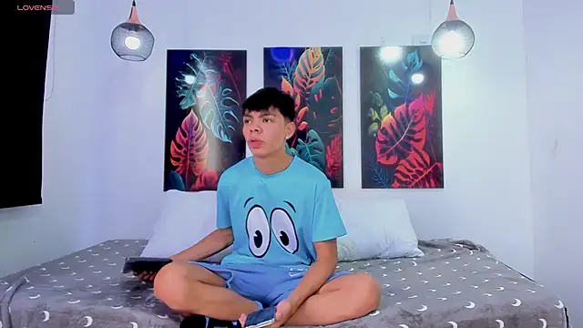 Zacktorres  online show from May 31, 8:31 pm