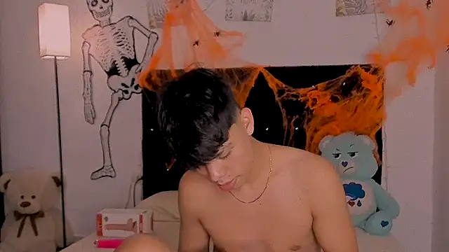 Snapshot of Zacktorres_ chatting on October 21, 10:42 pm Zacktorres online show from October 21, 10:42 pm