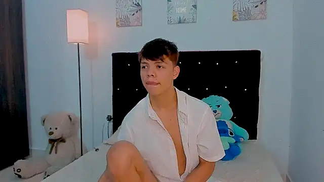 Snapshot of Zacktorres_ chatting on October 26, 9:59 pm Zacktorres online show from October 26, 9:59 pm