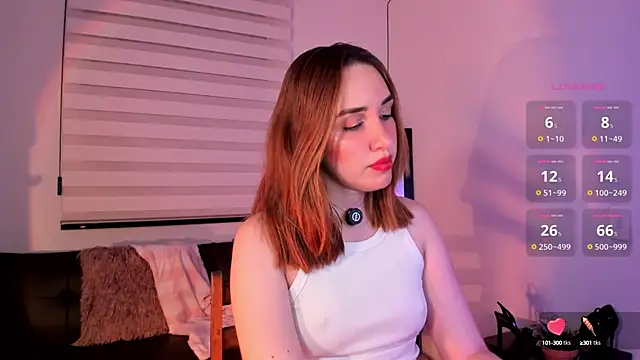 Snapshot of SarahCastillo_ chatting on October 11, 4:02 am SarahCastillo online show from October 11, 4:02 am