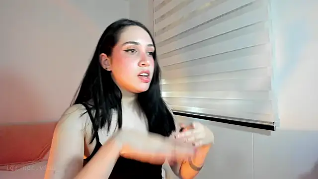 SarahCastillo  online show from February 10, 6:07 pm