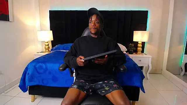 SkylerBigxxx online show from May 14, 4:09 am