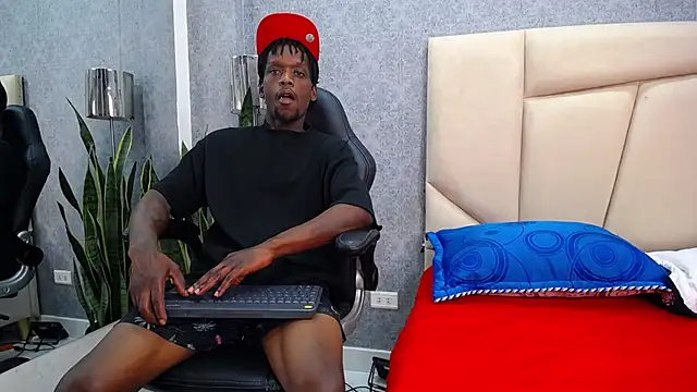 Snapshot of SkylerBigxxx chatting on September 30, 4:29 am SkylerBigxxx online show from September 30, 4:29 am