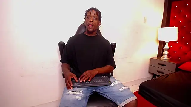 SkylerBigxxx online show from November 5, 3:31 am