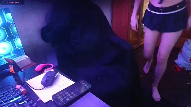 Snapshot of jchouse06 chatting on October 4, 10:17 am jchouse06 online show from October 4, 10:17 am