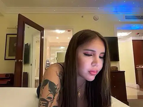 luccianah05 online show from October 9, 11:33 am
