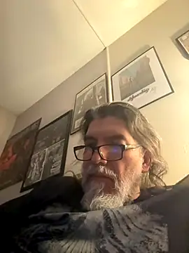 nothingbutagoontime68 online show from November 19, 2:33 am