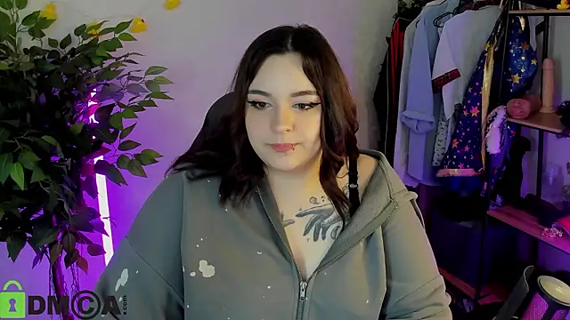 Mia R0ss online show from February 7, 1:02 am