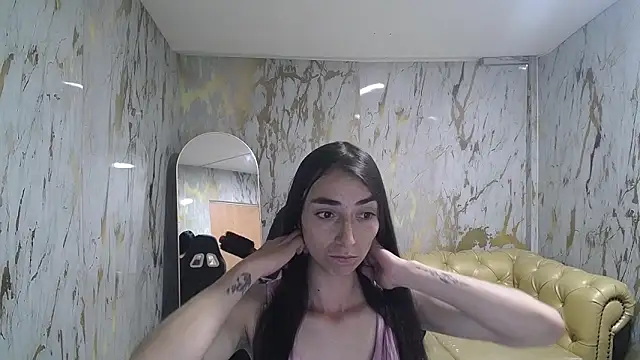 Maily a  online show from October 21, 3:06 am