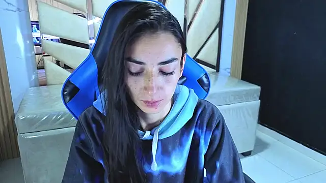 Maily a  online show from April 10, 3:02 am