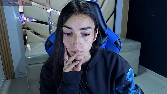 Maily a  online show from February 8, 12:58 pm