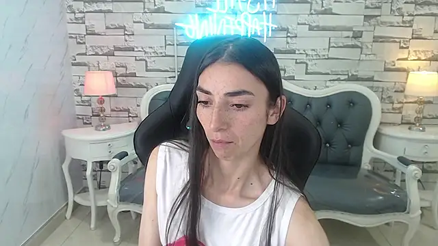 Maily a  online show from September 26, 3:02 am
