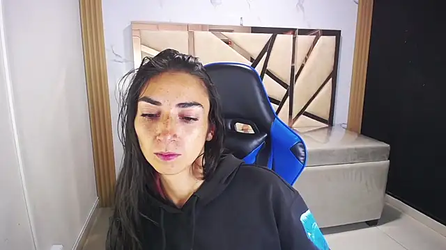 Maily a  online show from January 10, 3:02 am