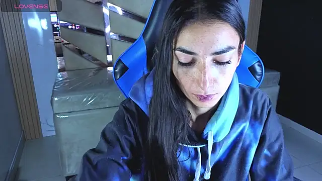 Maily a  online show from March 26, 2:54 am