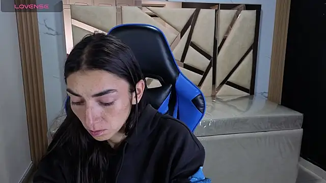 Maily a  online show from February 13, 3:17 am