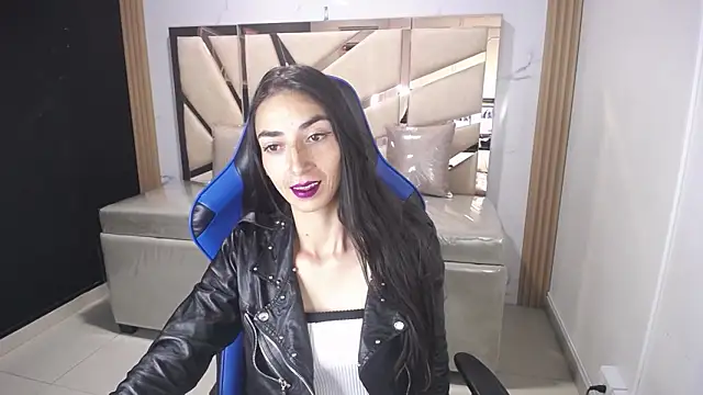 Maily a  online show from November 9, 12:42 pm