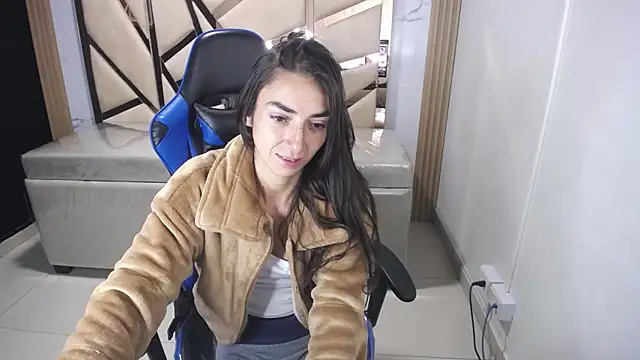 Maily a  online show from November 27, 2:45 am