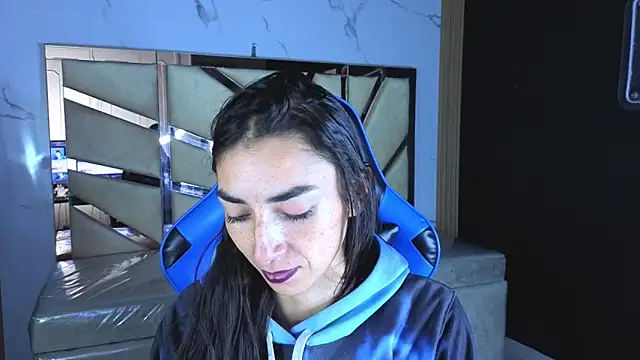 Maily a  online show from March 22, 3:10 am