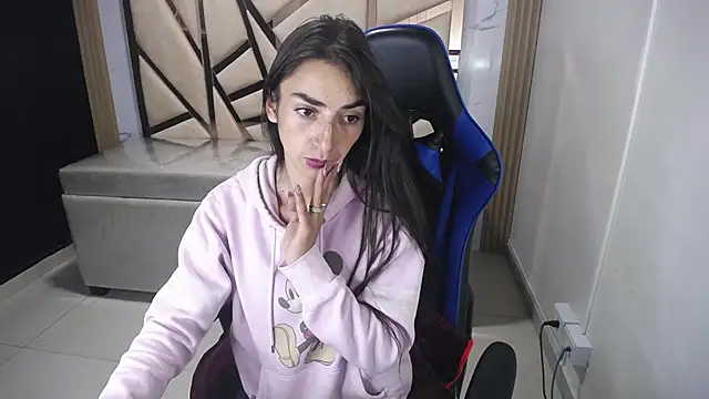 Maily a  online show from November 21, 3:05 am