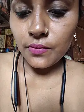Snapshot of Jasmine_Januja chatting on May 18, 4:29 am Jasmine Januja online show from May 18, 4:29 am