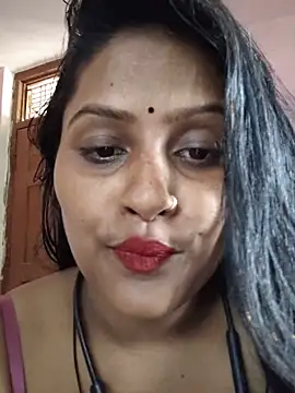 Snapshot of Jasmine_Januja chatting on June 16, 2:11 am Jasmine Januja online show from June 16, 2:11 am