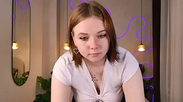 Snapshot of Sophi_X chatting on October 6, 3:24 pm Sophi X online show from October 6, 3:24 pm