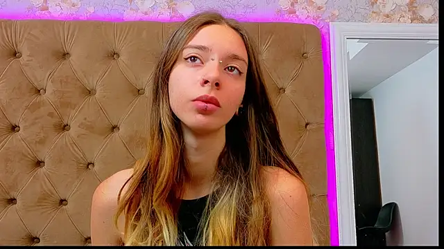 CoraVex online show from May 25, 3:39 am