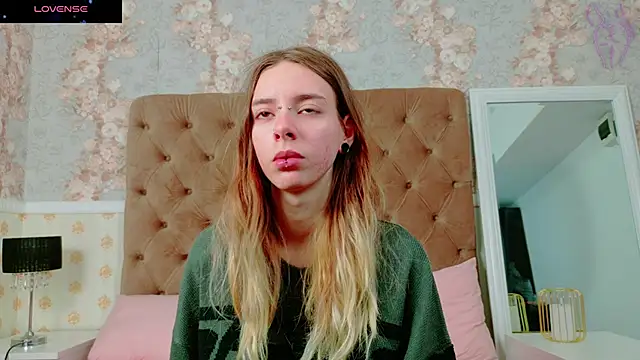 CoraVex online show from October 30, 3:38 am