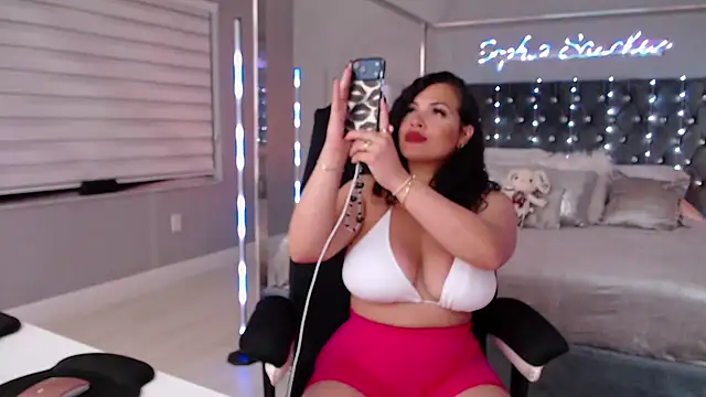 theofficialsophiasanchez online show from April 9, 12:56 am