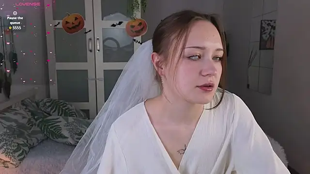 selin selin online show from October 31, 5:26 am