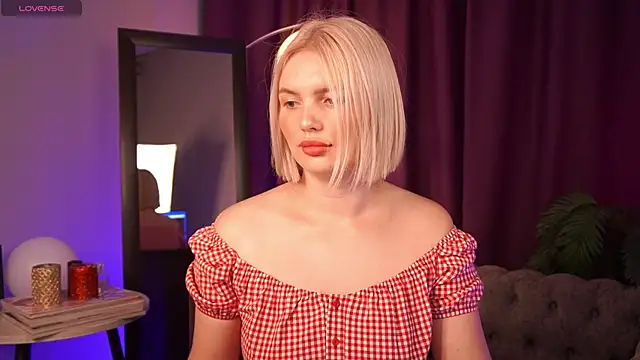 Amelia Wells online show from November 10, 4:06 am