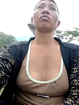 donna-bae online show from April 3, 10:22 am