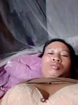 donna-bae online show from February 18, 8:49 pm