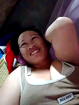 donna-bae online show from March 6, 8:48 pm