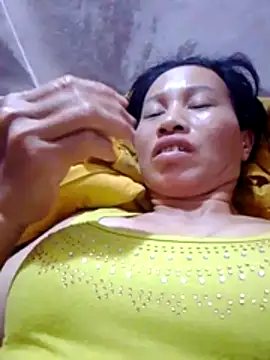 donna-bae online show from April 17, 9:28 pm