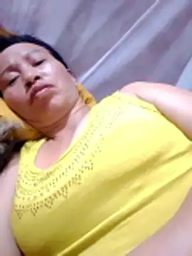 donna-bae online show from April 11, 10:02 pm